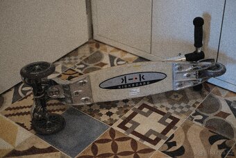 Koloběžka Mickro Kickboard - 2