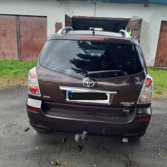 TOYOTA Corolla VERSO 2,2 D4-D - 2