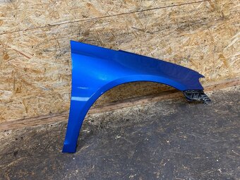 PRAVÝ PŘEDNÍ BLATNÍK VW SCIROCCO 2008-2017 1K8821106 LR5Z - 2