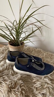 Dámské sneakersy Geox vel.41 zdobené zirkony - 2