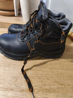 Pracovní obuv - 2