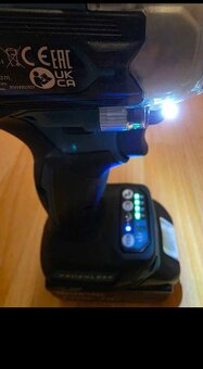 MAKITA RAZOVY UTAHOVAK - 2