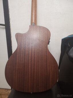 Prodám elektroakustickou kytaru Baton Rouges ladičkou - 2