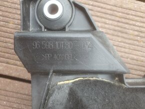 Citroën C4 Picasso- elektronická ruční brzda - 2