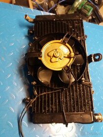 Honda CBR 1000f sc21 chladič - 2