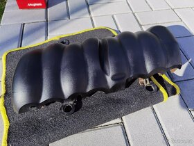 Corvette C6 - dekl sání motoru - 2