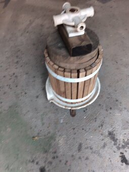 Ruční lis na ovoce - 2