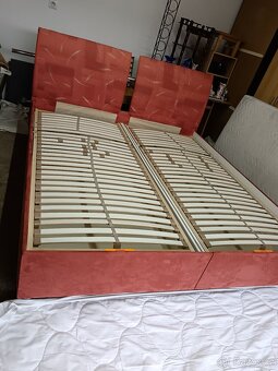 Prodám manželskou postel 180cmx200cm - 2