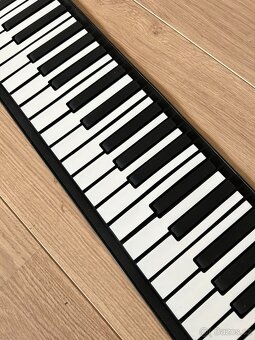 NOVÉ Elektrické piano rolovací s 61 klávesami + reproduktor - 2
