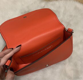 Nová crossbody kabelka Calvin Klein - 2