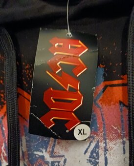MIKINA AC/DC (vel.XL) - Nabízím novou mikinu slavné skupiny. - 2