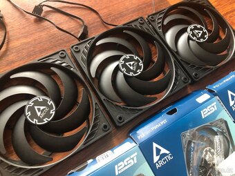 ARCTIC P12 Slim PWM PST - 2