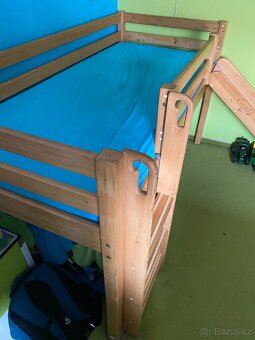 Vyvýšená postel Domestav Masiv s klouzačkou - 2