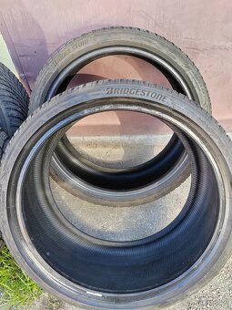 Pneu Bridgestone 245/35/20 a 275/30/20 - 2