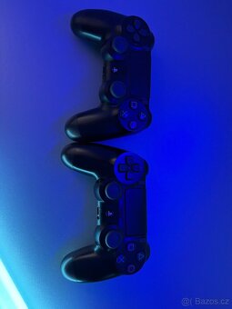 PS4 Pro 1TB + 2 Ovladače Dualshock - 2