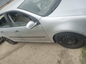 VW golf V 1.4 55kw rok 2004 - 2
