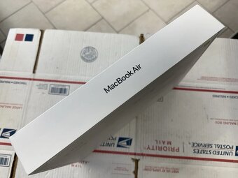 💻 Apple MacBook Air 13" (2025) – M4 Čip | 16 GB RAM | 256 G - 2