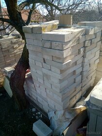 Cihly z bouracích prací - Únanov u Znojma SLEVA - 2