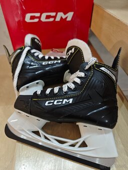 Hokejové brusle CCM jetspeed FT 370 vel. 33,5 - 2