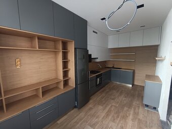 Montážník nábytku - 2