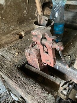 Kovářský svěrák - 2