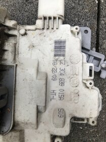 Zámek levých zadních dveří VW Passat B6 Variant - 2