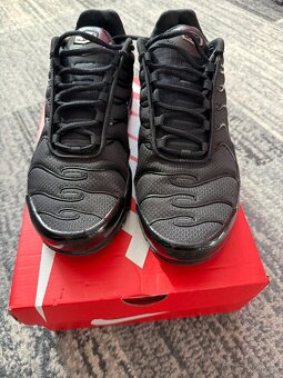 Boty Air Max plus značky NIKE - 2