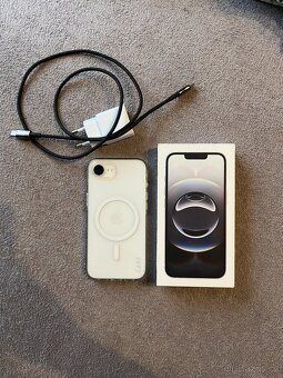 Prodám iPhone 16e - 2