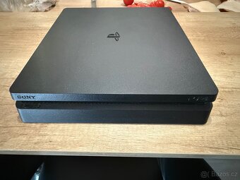PlayStation 4 + 2x ovladač - 2