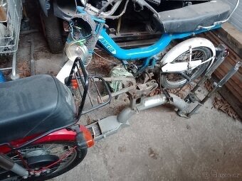 moped-hero gizmo - 2