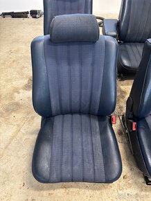 W123 modre predni sedacky - 2