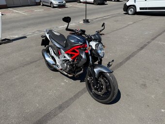 Suzuki Gladius - 2