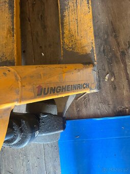 Paletový vozík Jungheinrich - 2