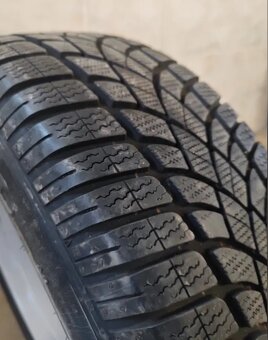 Zimní pneu 235/60/18 R18 Dunlop 7,5mm+ - 2