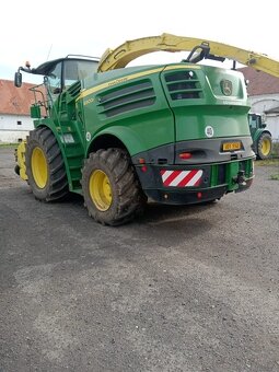Sklízecí řezačka John Deere 8300i - 2
