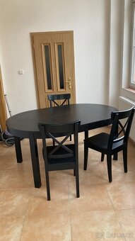 Jídelní stůl - 2