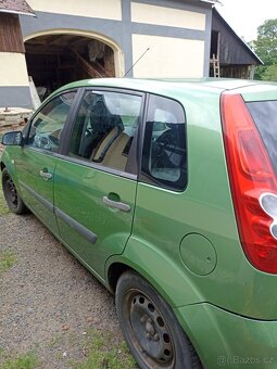 Ford Fiesta - rok výroby 2006 - na náhradní díly - 2