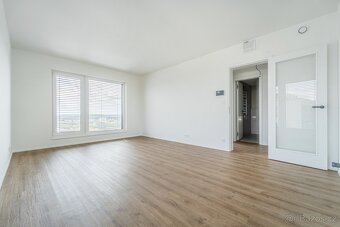 Prodej bytu 2+kk s parkováním sklepem ve Stodůlkách - 2