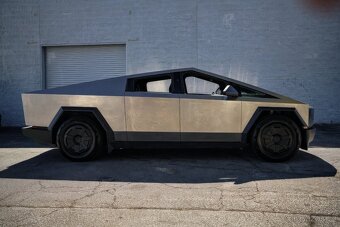 2024 Tesla Cybertruck Crew Cab AWD 123 kWh - 2