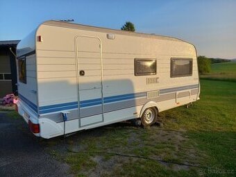 Prodám karavan hobby 495 UL . EL POJEZD, ODDĚLENÉ POSTELE - 2