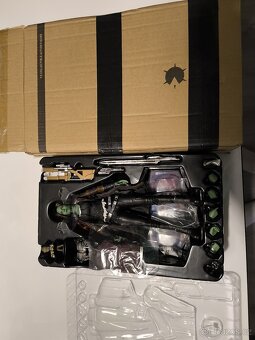 Hot toys - 2