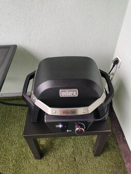 Elektricky gril Weber Pulse 1000 ZÁNOVNÍ STAV - 2