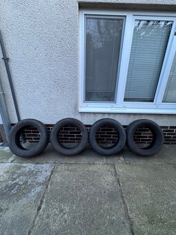 Pneumatiky 215/60 R17 - 2