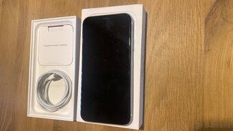 iPhone 11 64GB bily, dobry stav - 2