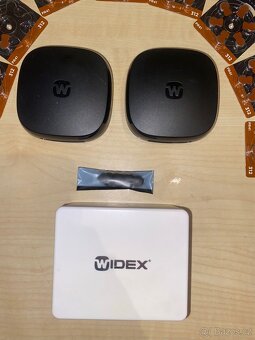 Sluchadla Widex Evoke 330 + příslušenství – TOP STAV - 2