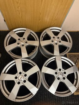 Prodám Disky alu 7x17 ET45 x112 - 2