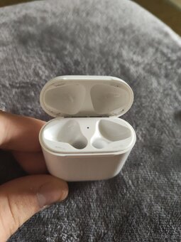 Apple AirPods 2019 2. generace - 2