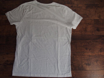 Značková pánská trička a košile - 2