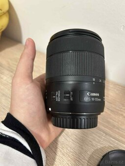 Objektiv Canon 18-135mm f/3,5-5,6 IS USM + sluneční clona - 2
