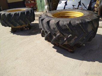 JOHN DEERE dvoumontáž - 2